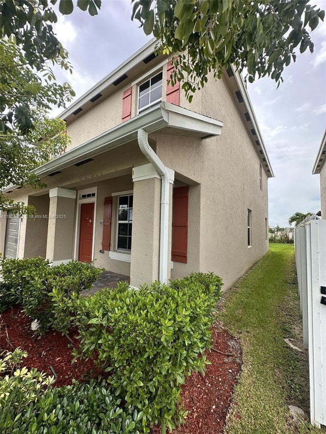 3 of 21 - 619 Ne 4th St, Florida City, FL