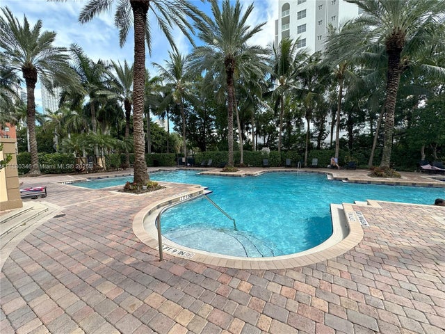 4 of 19 - 17150 N Bay Rd 2319, Sunny Isles Beach, FL
