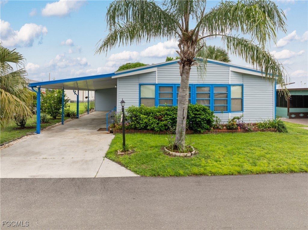9266 Desoto Dr, North Fort Myers