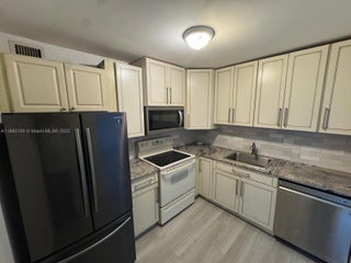 Photo of Listing #A11880100