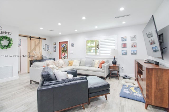 4 of 37 - 15000 Egan Ln, Miami Lakes, FL