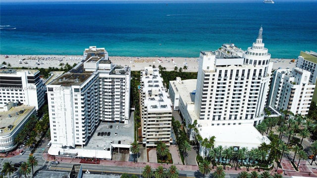2 of 37 - 1621 Collins Ave 406, Miami Beach, FL