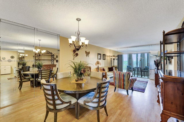 4 of 50 - 4001 Hillcrest Dr 403, Hollywood, FL