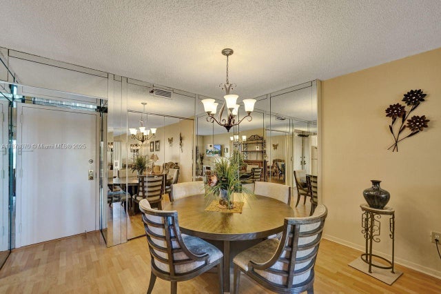 5 of 50 - 4001 Hillcrest Dr 403, Hollywood, FL