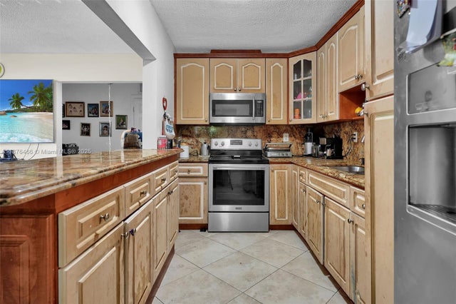 5 of 15 - 2821 Sw 65th Ave, Miami, FL
