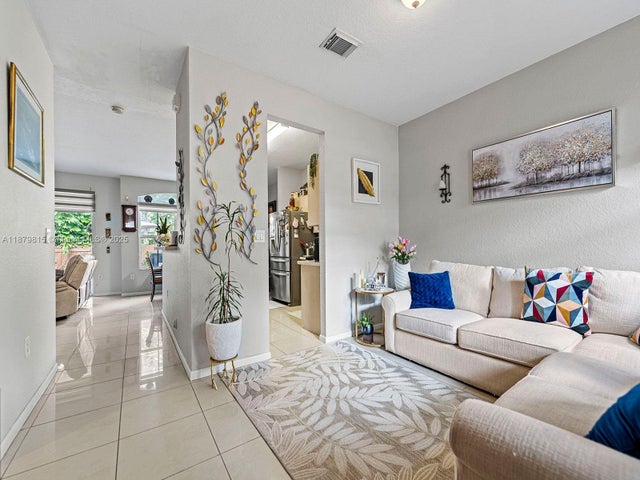 3 of 22 - 978 Sw 154th Ct, Miami, FL