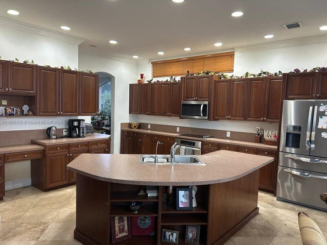 4 of 18 - 16859 Sw 16th St, Pembroke Pines, FL