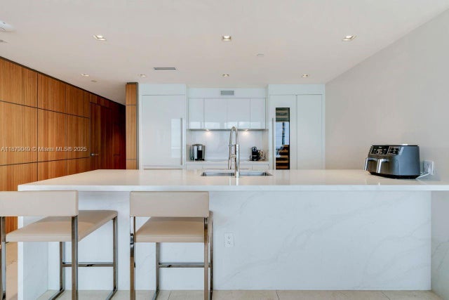 4 of 40 - 465 Brickell Ave 4801, Miami, FL