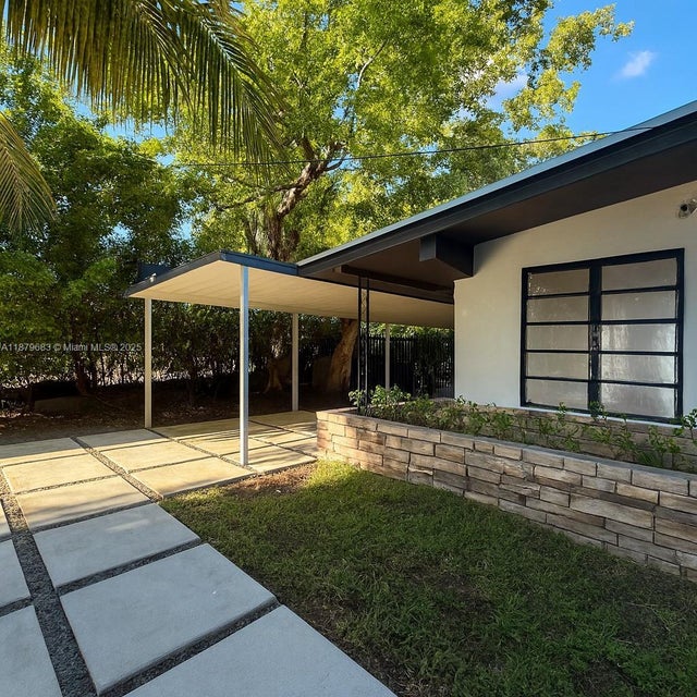 2 of 45 - 691 Nw 7th St Rd, Miami, FL