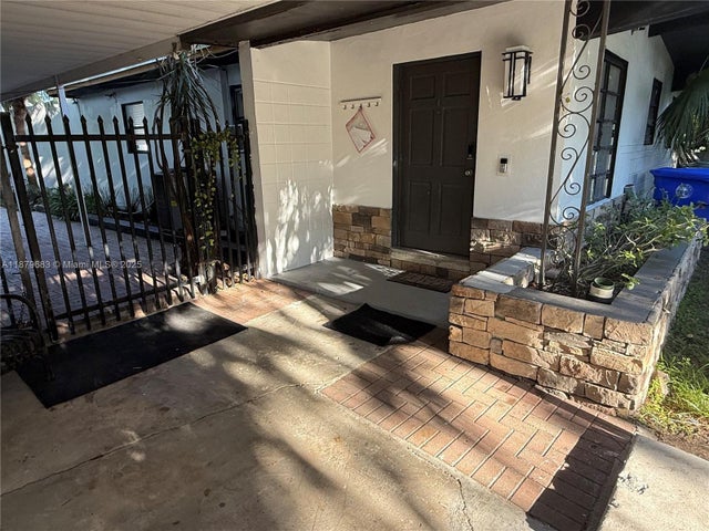 3 of 45 - 691 Nw 7th St Rd, Miami, FL