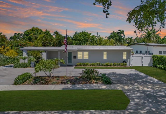1 of 20 - 1945 S Hibiscus Dr, North Miami, FL