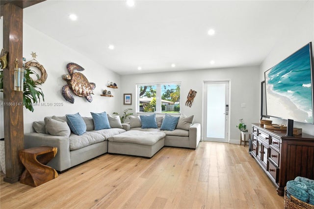 4 of 20 - 1945 S Hibiscus Dr, North Miami, FL