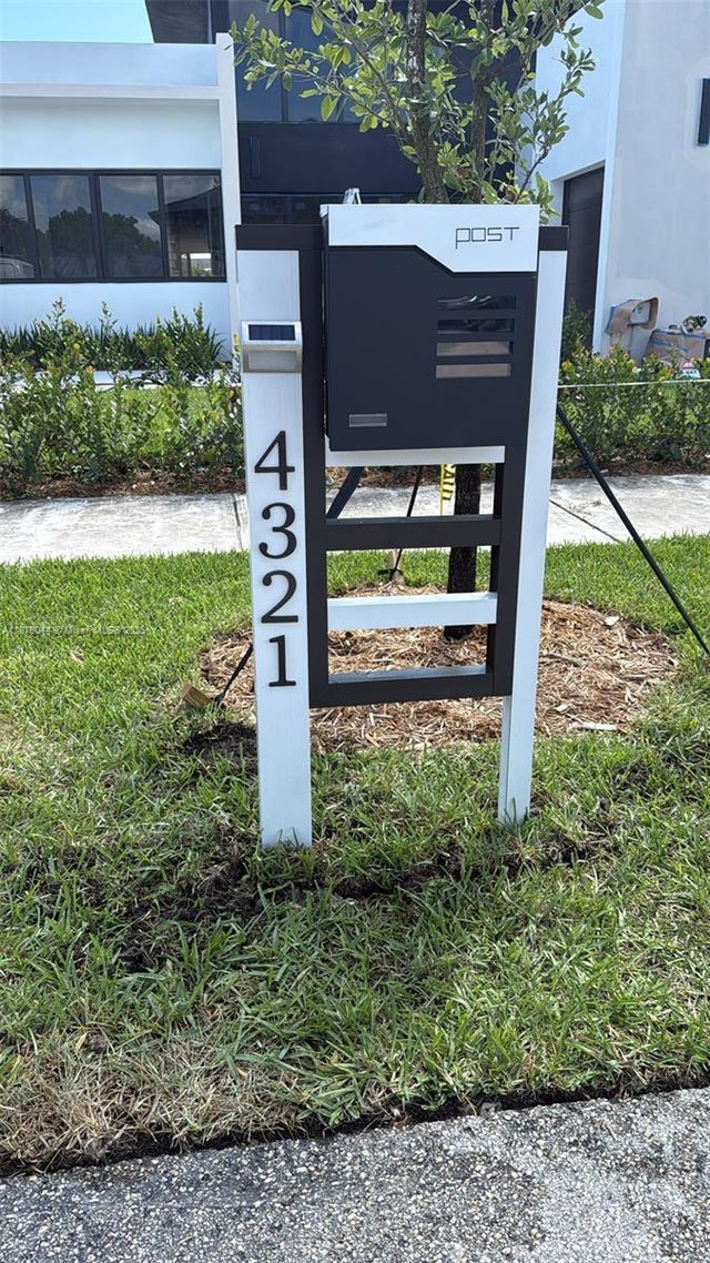 2 of 57 - 4321 Sw 99th Ave, Miami, FL