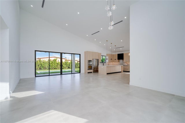 5 of 57 - 4321 Sw 99th Ave, Miami, FL
