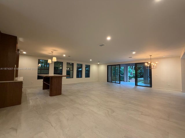 4 of 20 - 2330 Overbrook St, Coconut Grove, FL