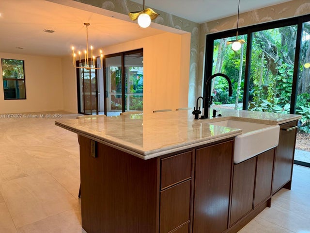5 of 20 - 2330 Overbrook St, Coconut Grove, FL