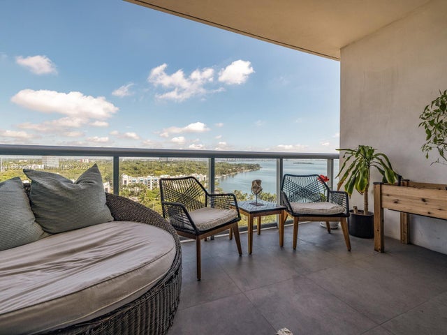 3 of 40 - 601 Ne 36th St 1304, Miami, FL