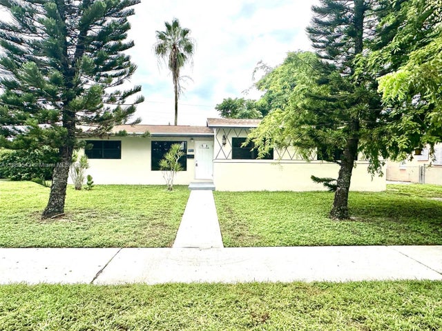 3 of 35 - 1420 Nw 174th St, Miami Gardens, FL