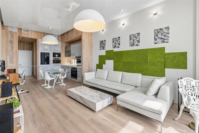 4 of 52 - 2001 Meridian Ave 518, Miami Beach, FL