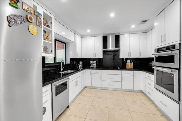 2 of 47 - 4325 Sw 95th Ave, Miami, FL