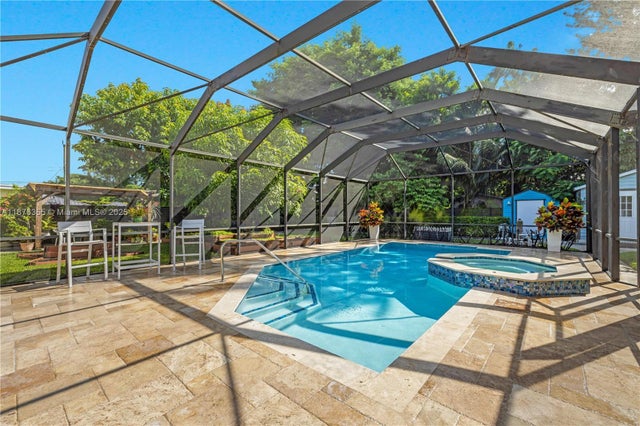 3 of 47 - 4325 Sw 95th Ave, Miami, FL