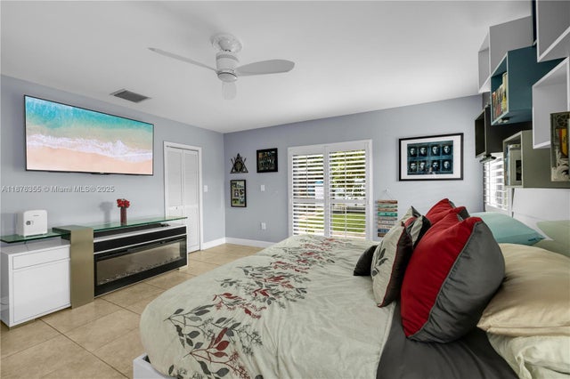 4 of 47 - 4325 Sw 95th Ave, Miami, FL