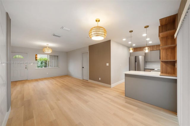 5 of 23 - 2350 Nw 56th St, Miami, FL