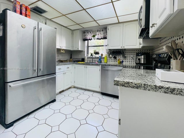 5 of 21 - 16325 Golf Club Rd 102, Weston, FL