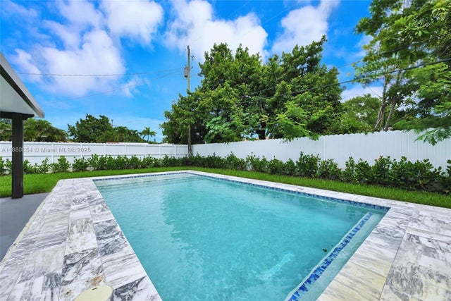 3 of 31 - 11011 Ne 9th Ct, Biscayne Park, FL