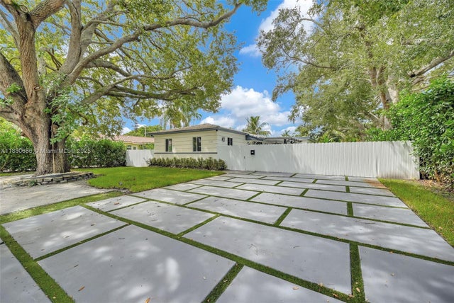 2 of 46 - 11102 Ne 9th Ct, Biscayne Park, FL
