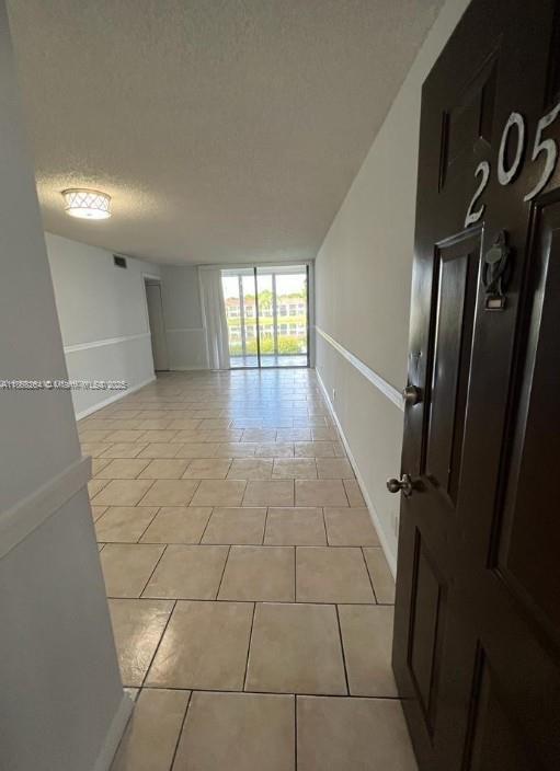 2 of 13 - 212 Lake Pointe Dr 205, Oakland Park, FL