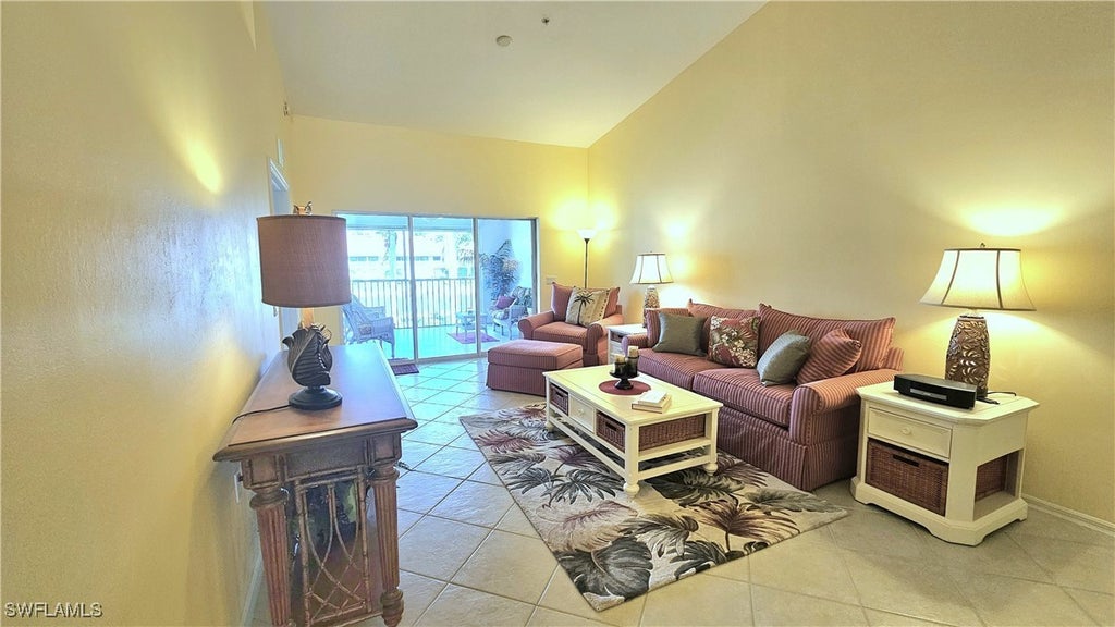 2381 Hidden Lake Ct 8202, Naples