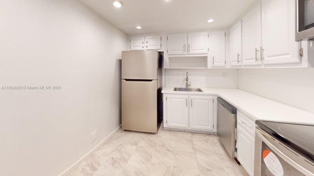 500 Three Islands Blvd 822, Hallandale Beach