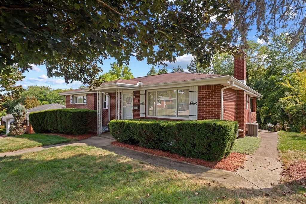 10802 Airview Drive, North Huntingdon