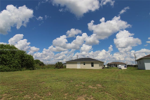 5 of 20 - 7065 Berwirck Cir, La Belle, FL