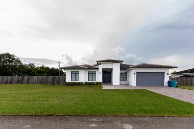 1 of 38 - 32352 Sw 199th Pl, Homestead, FL