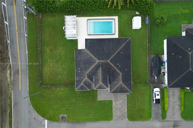 2 of 38 - 32352 Sw 199th Pl, Homestead, FL