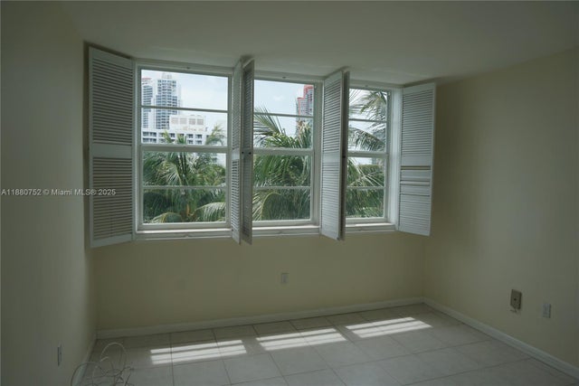 3 of 15 - 301 Ocean Dr 505, Miami Beach, FL