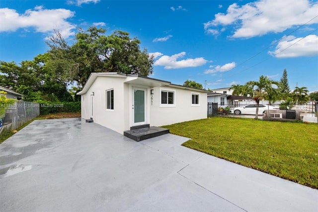 2 of 28 - 2951 Nw 47th St, Miami, FL