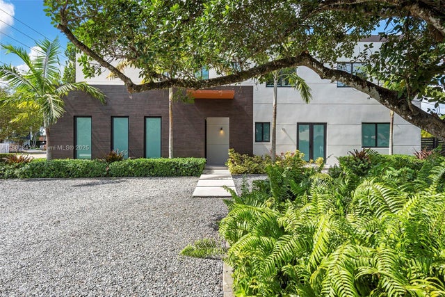 3 of 70 - 5500 Sw 67th Ave, Miami, FL