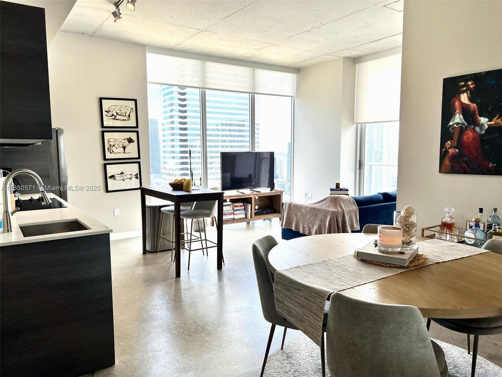 151 Se 1st St 2711, Miami