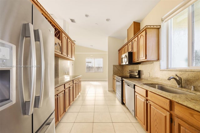 5 of 24 - 408 Se 6th St, Dania Beach, FL