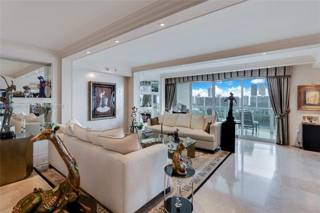 3 of 24 - 3201 Ne 183rd St 1502, Aventura, FL
