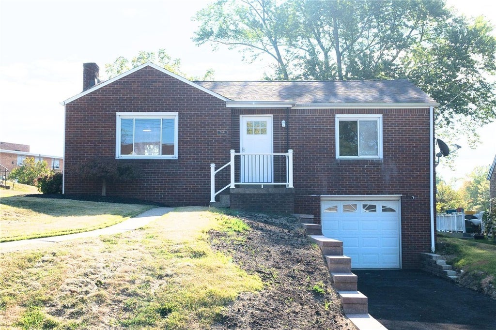 746 Lechner Lane, Baldwin Boro