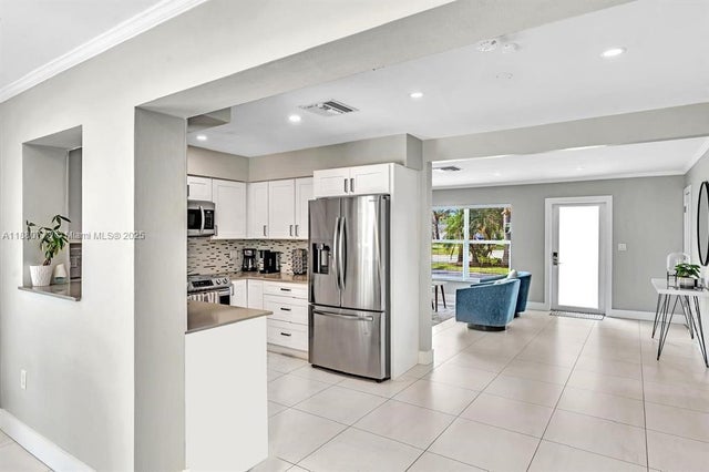 4 of 24 - 1577 Ne 48th Ct, Oakland Park, FL