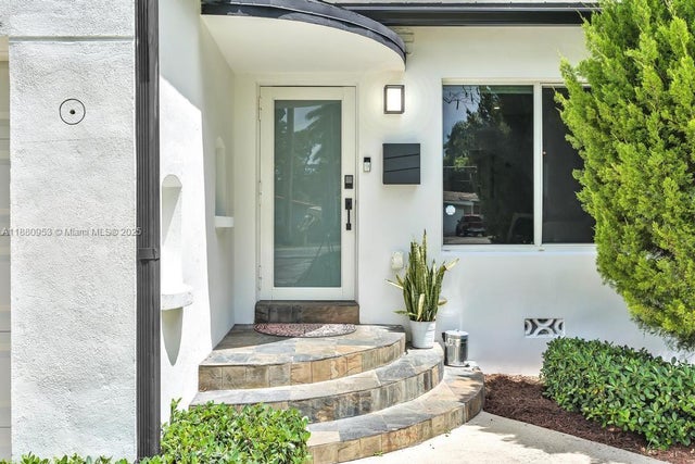 4 of 67 - 147 Nw 87th St, El Portal, FL