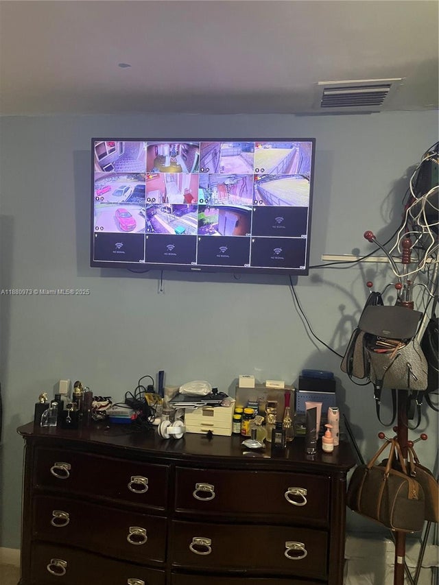 3 of 30 - 7130 Nw 21st Ct, Miami, FL