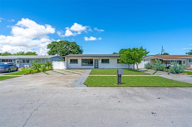 168 Granada Dr, Palm Springs