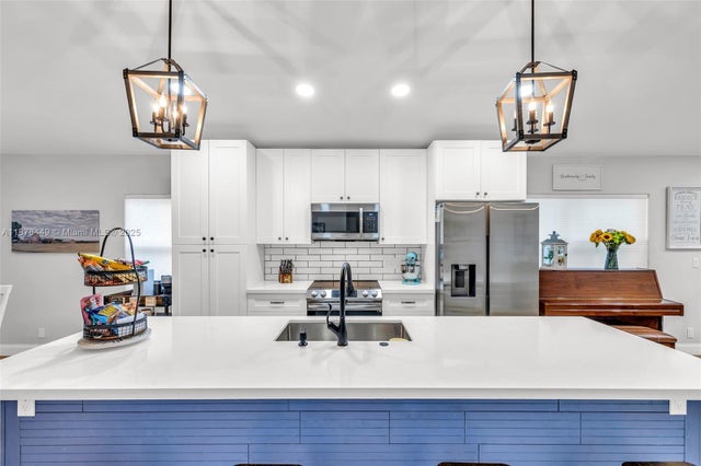 1 of 38 - 9886 Nw 2nd St, Plantation, FL