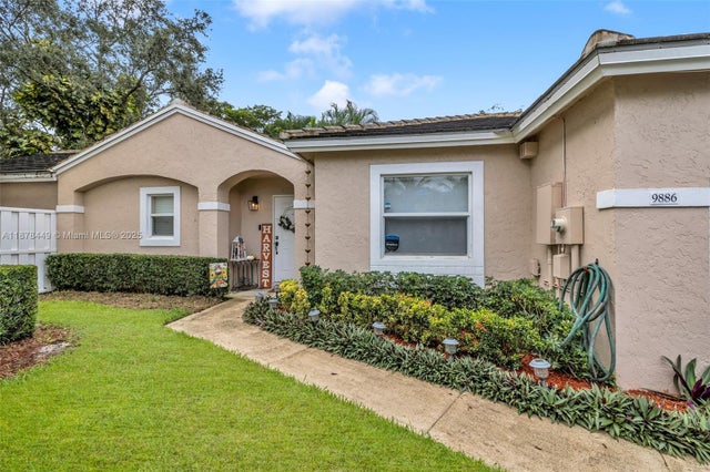 2 of 38 - 9886 Nw 2nd St, Plantation, FL